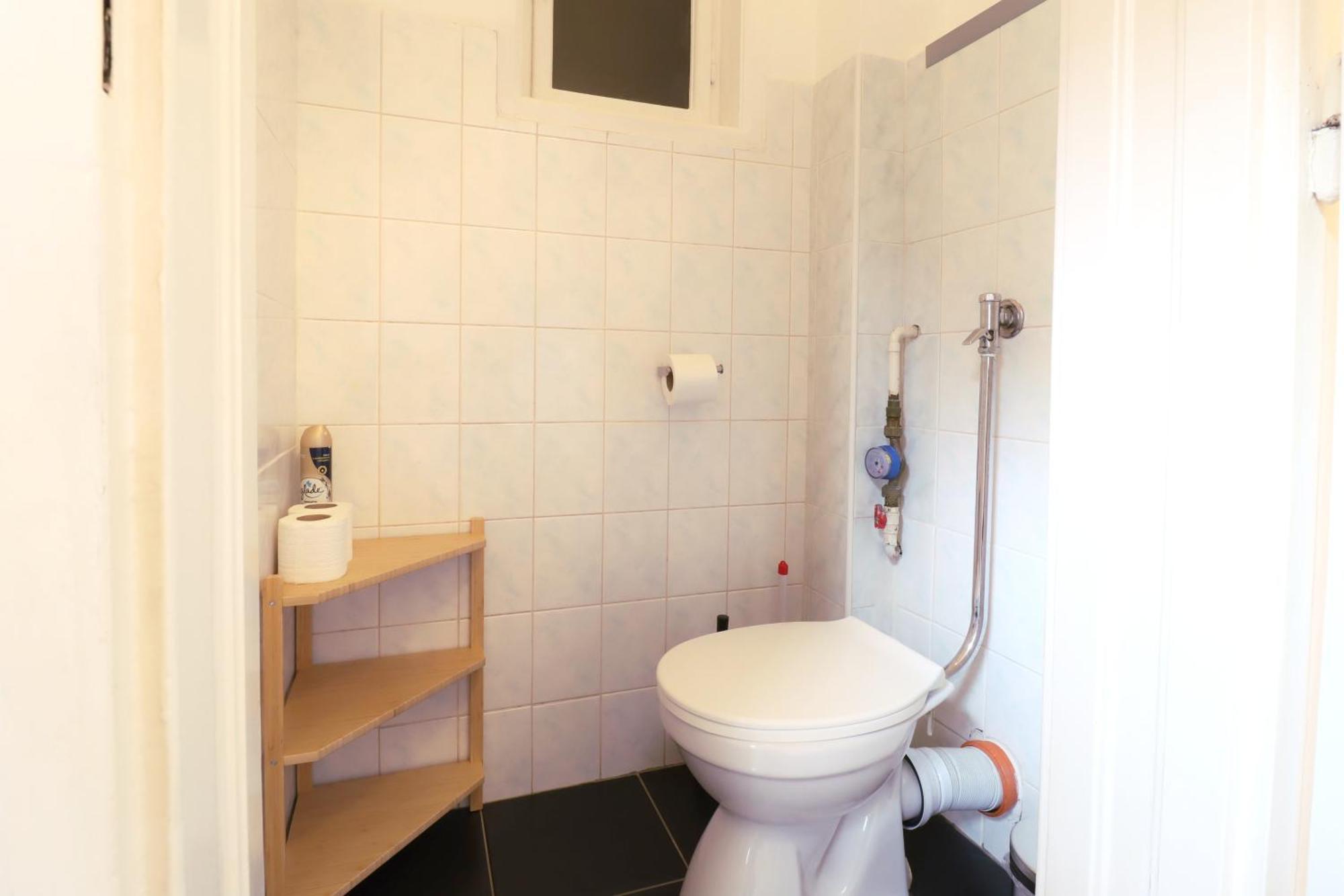 Joseph Boulevard Apartment - 3Bdr, 2Bath, 8Ppl Budapest Eksteriør bilde